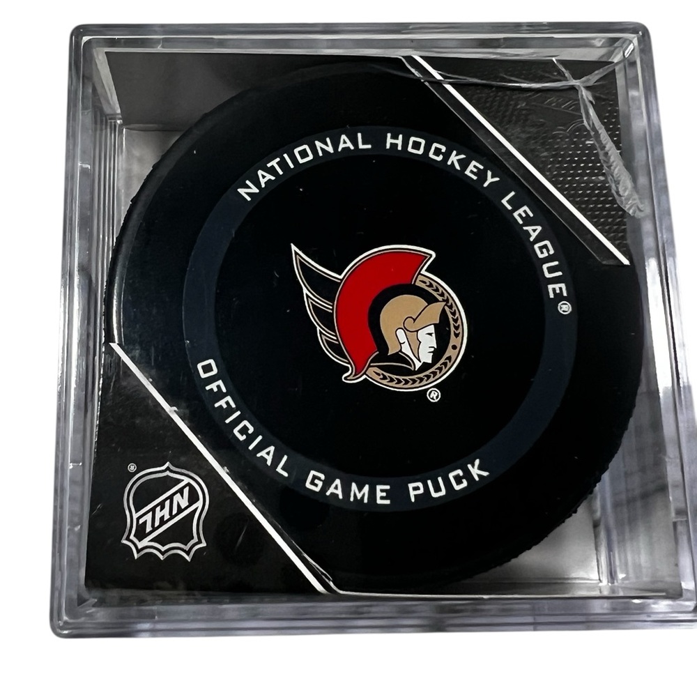 NHL Ottawa Senators official hockey puck Black red Team Logo Puck case cube